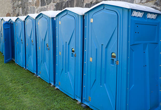 Best Deluxe Portable Toilet Rental  in Corona, CA